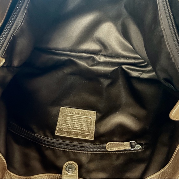 Coach-#F17233-RARE-Carly Bleeker, signature gold leather hobo/shoulder bag - Picture 10 of 10